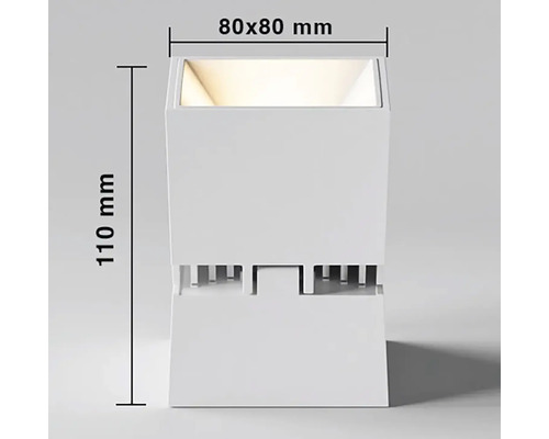 Čtvercové nástěnné svítidlo o rozměrech 80 x 80 milimetrů a výšce 110 milimetrů.