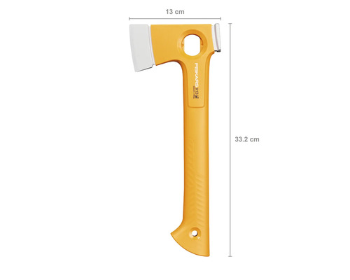 Štípací sekera Fiskars X13 o délce 33,2 cm a šířce hlavy 13 cm.