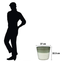 Keramický květináč, 37 krát 32,5 centimetrů