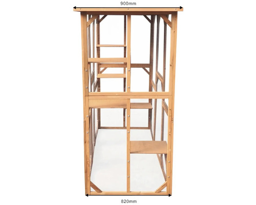 Volně stojící kočičí dům ze dřeva s několika úrovněmi a drátěným pletivem