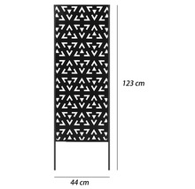 Zástěna se geometrickým vzorem, výška 123 cm a šířka 44 cm.
