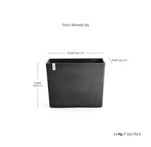 Obdélníkový květináč Paris Wheels 85, antracit, délka 85,2 centimetrů, výška 65,8 centimetrů, hloubka 39,5 centimetrů, hmotnost 24 kilogramů.