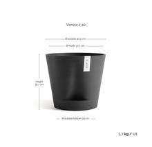 Květináč Ecopots Venice 2 40 s rozměry: výška 35,7 centimetrů, vnější průměr 40,2 centimetrů, vnitřní průměr 37,7 centimetrů, 4 litry.