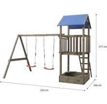 Dřevěná herní sestava s dvojitou houpačkou, žebříkem, plošinou se střechou a pískovištěm. Rozměry: 224 krát 346 krát 277 centimetrů.