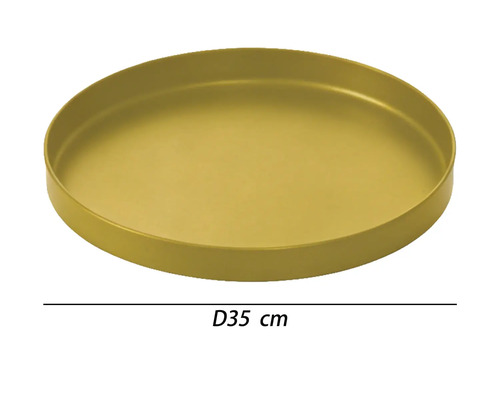 Kulatý zlatý kovový podnos o průměru 35 centimetrů.