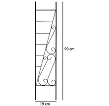 Kovová opora pro popínavé rostliny s dekorativními ornamenty, výška 90 centimetrů, šířka 19 centimetrů.