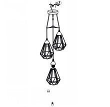 Závěsné svítidlo se třemi stínidly v geometrickém designu