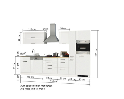 Kuchyňská linka s dřezem, myčkou, varnou deskou, digestoří, horními skříňkami a vestavnou troubou