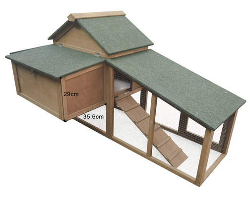 Kurník se zelenou střechou a výběhem