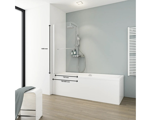 Koupelna s vanou, sprchovou baterií a sprchovou zástěnou s rozměry