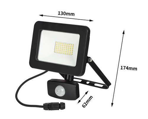 LED reflektor s pohybovým senzorem o rozměrech 130 mm x 174 mm x 62 mm.