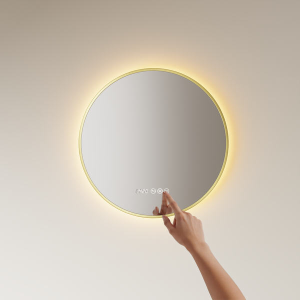 Kulaté LED koupelnové zrcadlo se zlatým rámem, dotykovým ovládáním a digitálním displejem, ovládané rukou.
