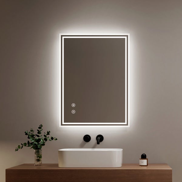 Stolní lampa se stínidlem a tahovým spínačem