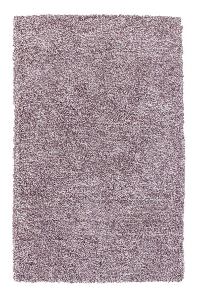 Moderní skleněné dveře se dvěma svislými pruhy ve světlém, minimalisticky zařízeném pokoji s křeslem a stojací lampou.