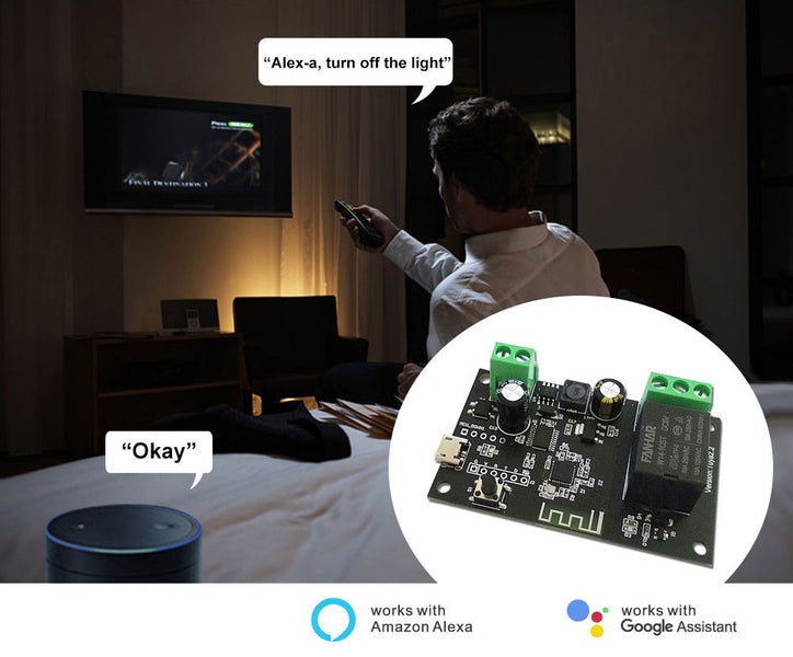 Inteligentní Wi-Fi relé modul pro chytrou domácnost kompatibilní s hlasovými asistenty pro ovládání osvětlení v obývacím pokoji.