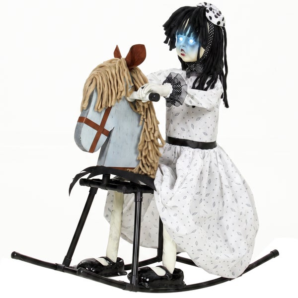 Animovaná halloweenská figurína panenky na houpacím koni se svítícíma očima pro dekoraci