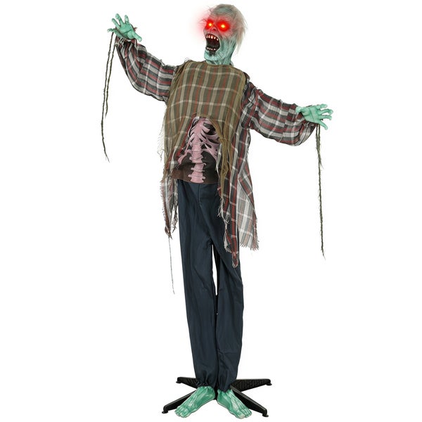 Animovaná halloweenská dekorace zombie se svítícíma očima a roztrhaným oblečením na podstavci.
